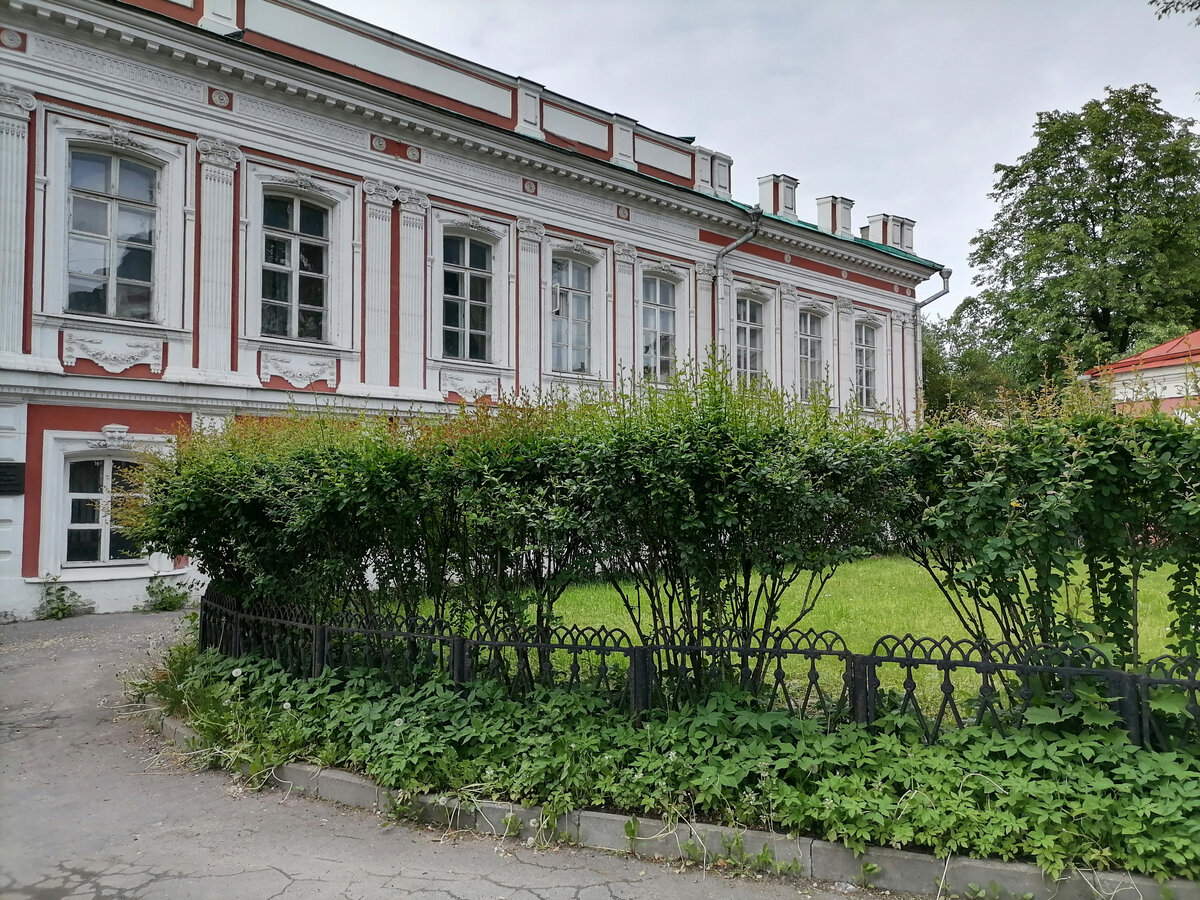 Городская усадьба XVII-XIX вв. Николоямская улица, д. 51, стр. 1-4