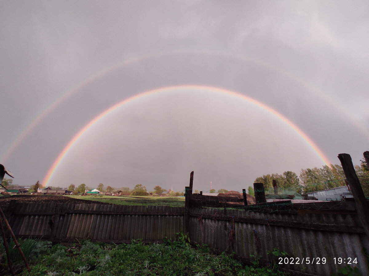 Первый раз увидела двойную радугу) 