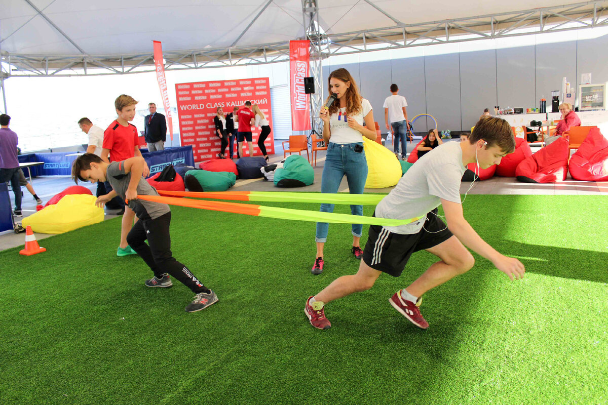 Спортивный праздник на летней крыше торгового центра "Каширская Плаза"