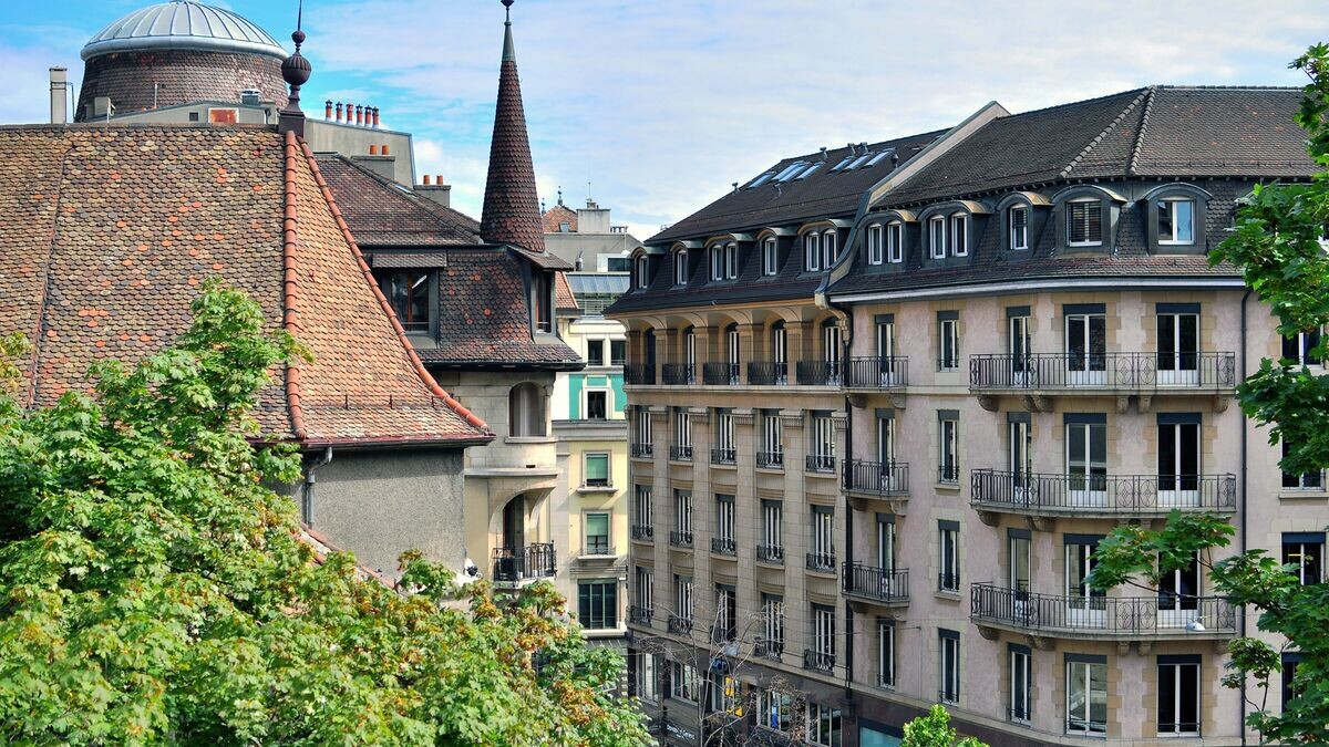    Вид на центр Женевы, Швейцария© Fotolia / krasnevsky