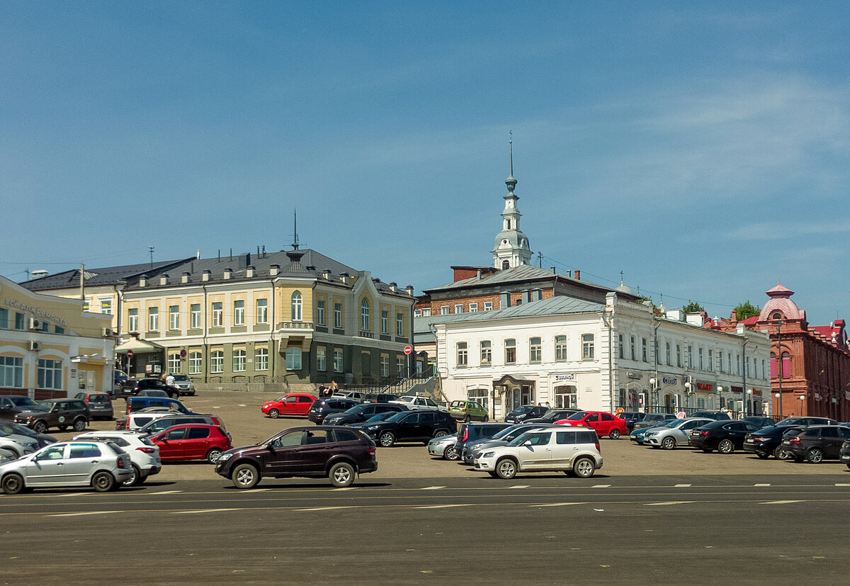 Площадь Революции (Торговая/Базарная) в г. Кинешме. Фото автора.