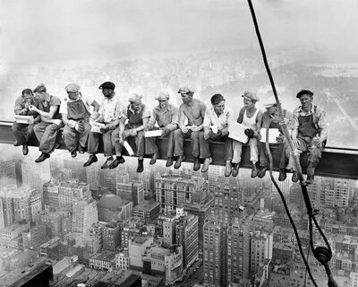 "Обед на небоскребе" (Lunch atop a Skyscraper), 1932