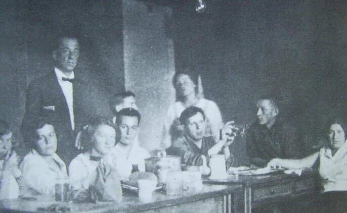 В стенах Косинской биостанции проходили летнюю практику студенты МГУ имени М.В. Ломоносова. Фотография датируется 1929 годом