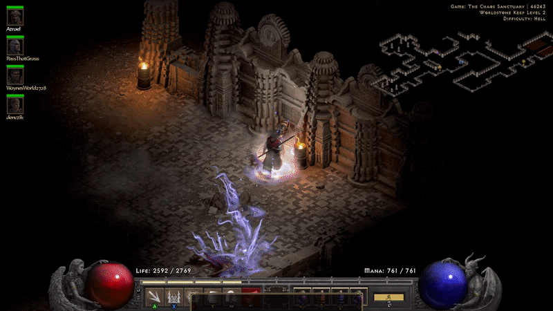 Прыгаю по этажам к Баалу на Хэле (Ladder Hardcore). Телепорт лагает, американский сервер. И тут прилетает! Сколько тогда у меня осталось HP на донышке? 21 единица. Однако рекорд нашей компании я не побил. Один парень выжил на 8 HP. Остерегайтесь коварных монстров. При игре онлайн, особенно с полным лобби, они могут убить в мгновение ока.  📷
