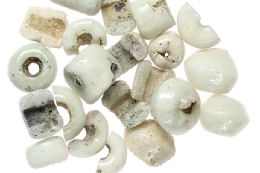     Викинги делали бусы из римских мозаик