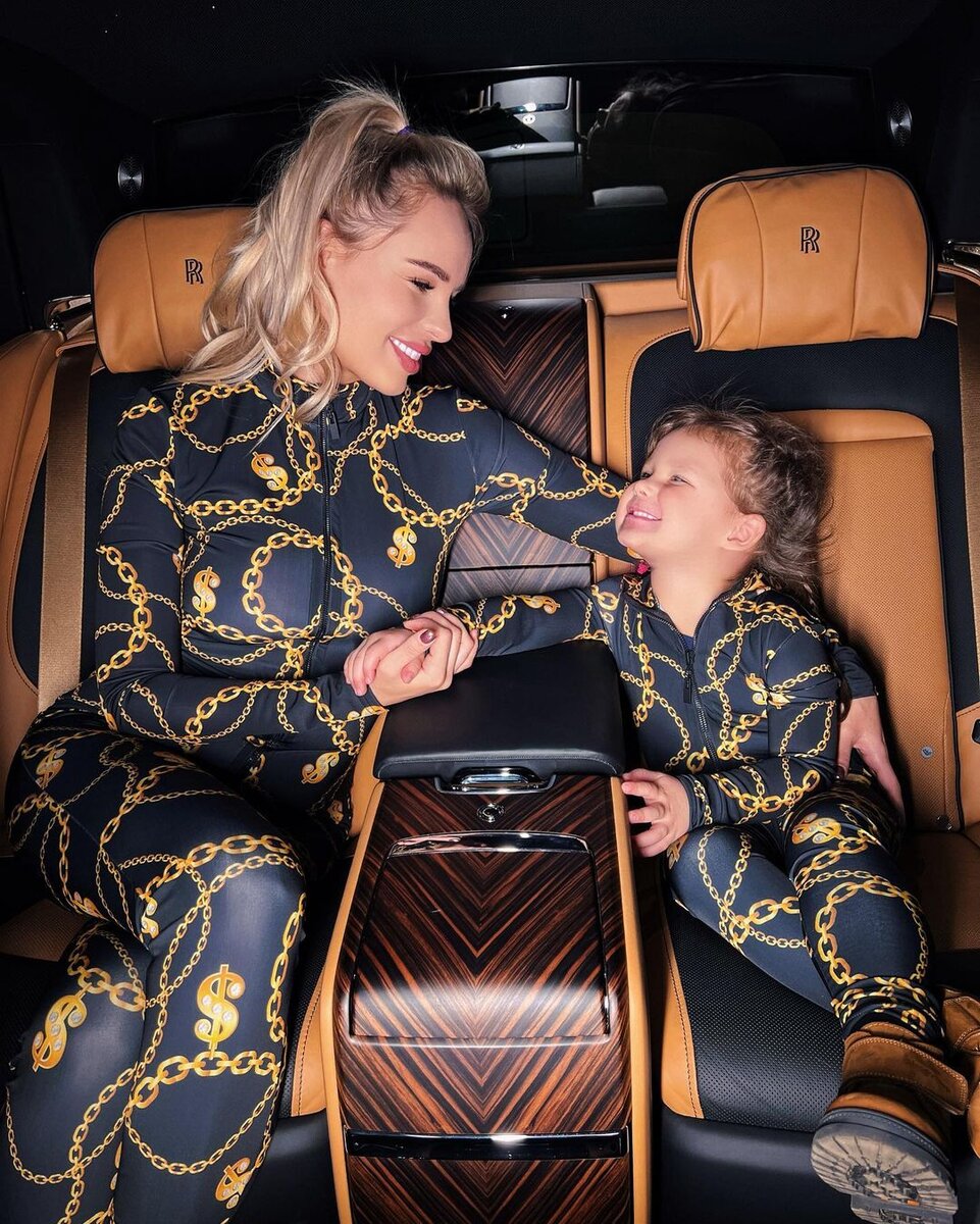    Ханна с дочерьюСоцсети Ханны