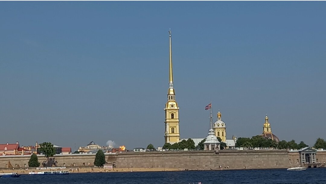 Петропавловская крепость. Момент выстрела.