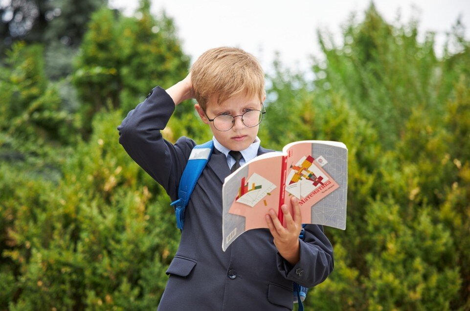     Одни ученики легко запоминают большой объем новой информации, а другим нужно больше времени и другие способы изложения учебного материала Николай ОБЕРЕМЧЕНКО