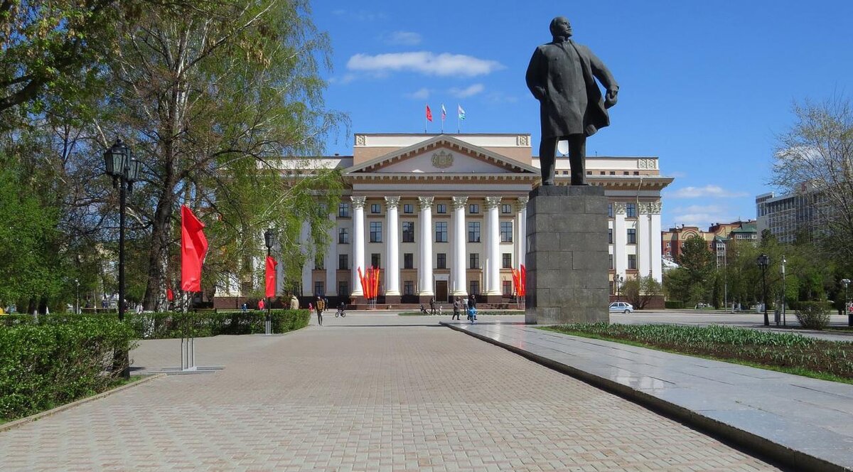 Кто и как сделал памятник Ленину, который стоит в центре Тюмени.  Воспоминания внучки скульптора | Visit Tyumen | Дзен