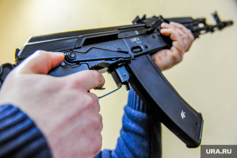    Старшеклассников в РФ научат обращаться с автоматом Калашникова на уроках ОБЖ