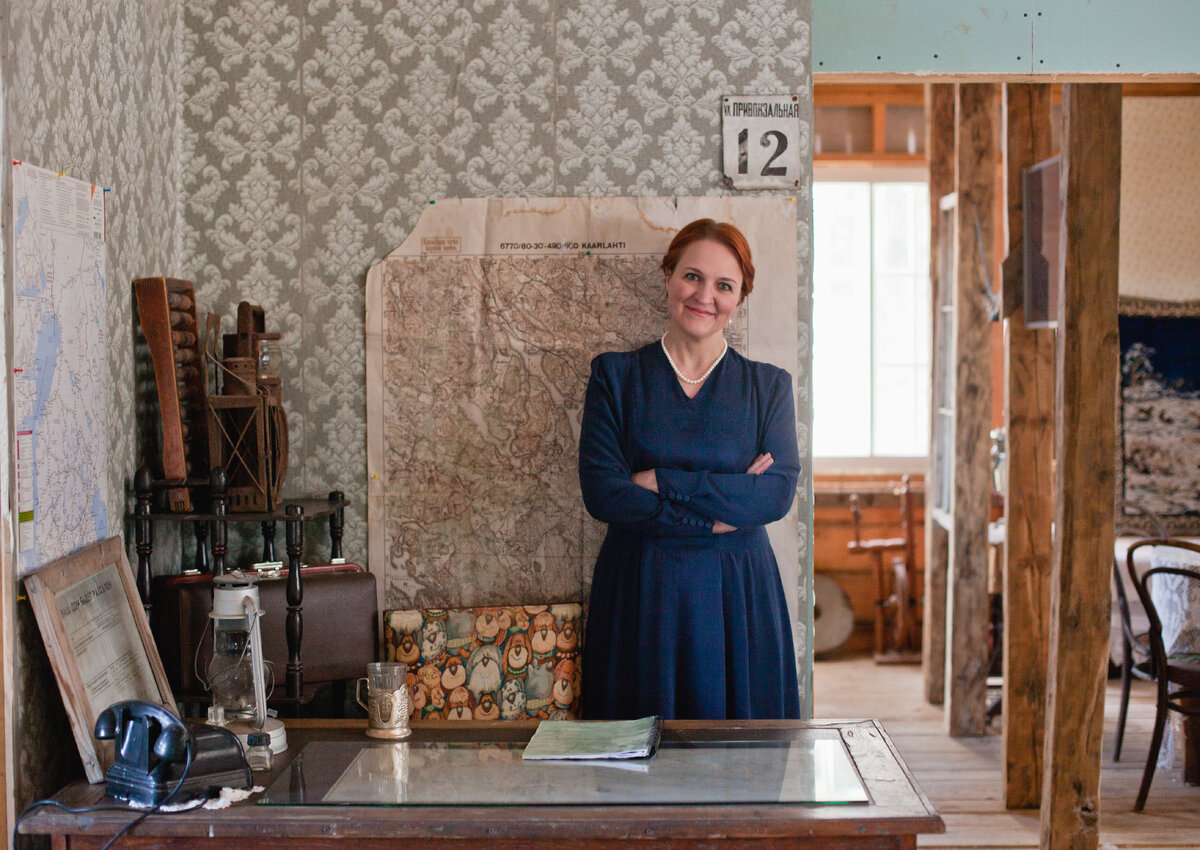 Фотограф: Анастасия Яковицкая. Серия Хранители финских домов». Посëлок Кузнечное, Ленинградская область, 2021
