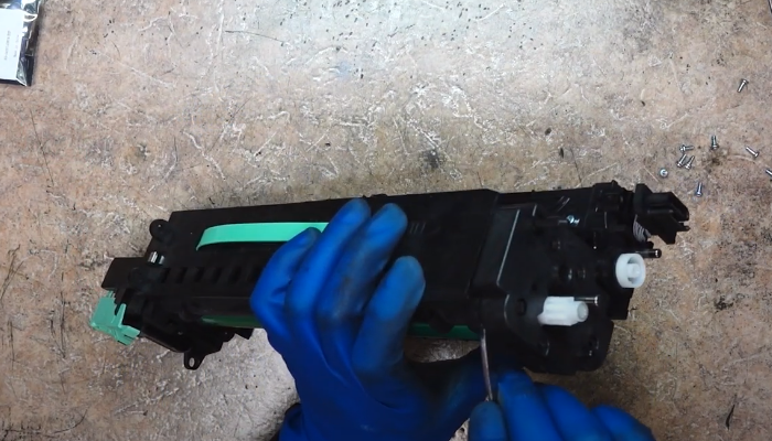 Фото 31. Разъединяем провод