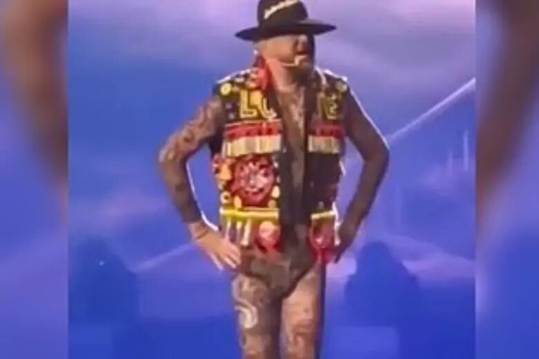 киркоров в колготках. образы киркорова. киркоров выступление на кресте. оправдание киркорова перед песковым видео. киркоров на кресте концерт 2022.