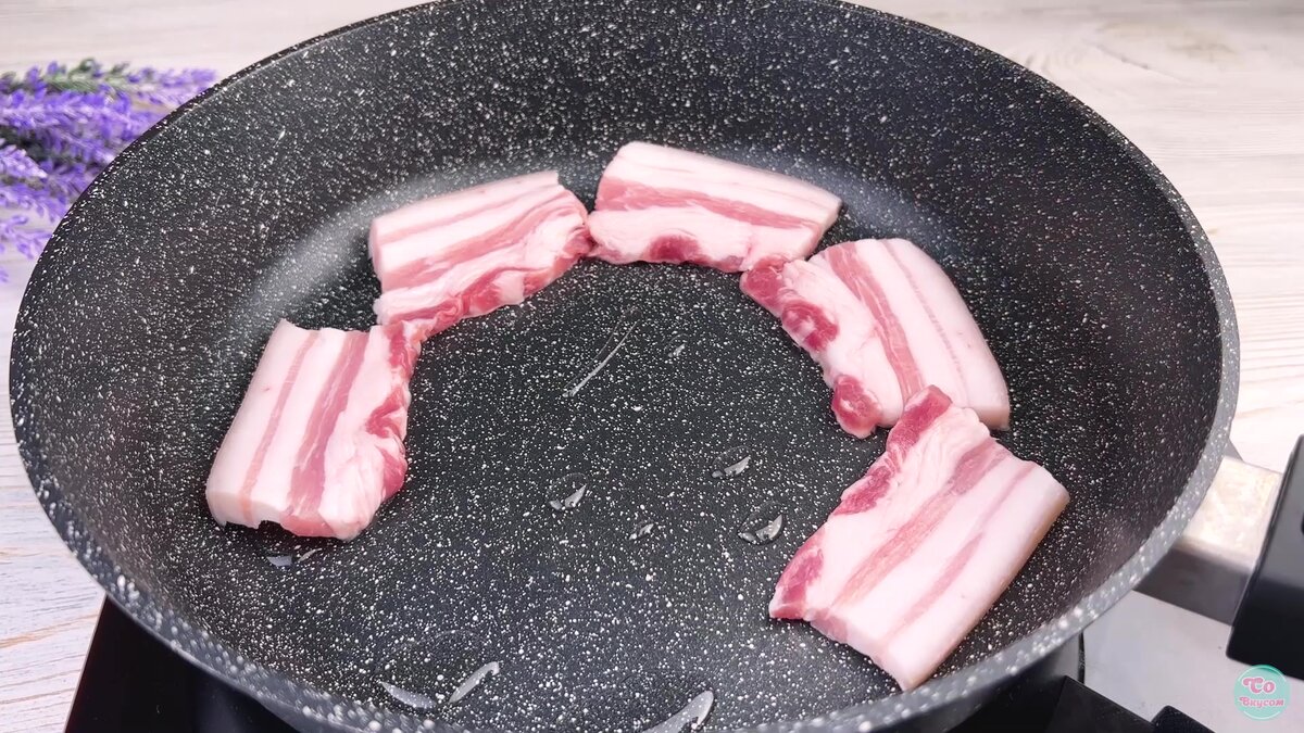 Жареная свиная грудинка на сковороде | Рецепты с фото