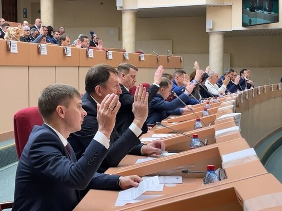     Голосование по кандидатуре нового главы Саратова. Фото: Сергей Климушев