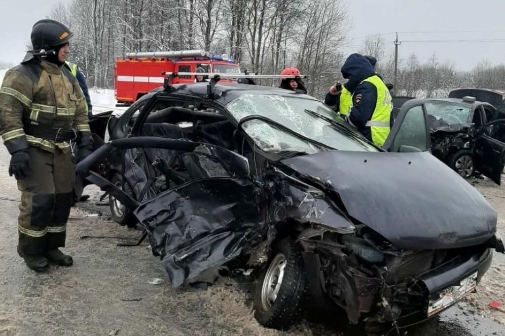    ДТП произошло 1 января около 12:30 на 54 километре трассы Вологда - Тихвин - Р21 "Кола".
