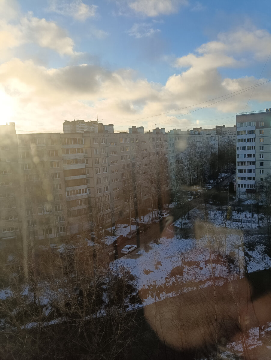 Через окно