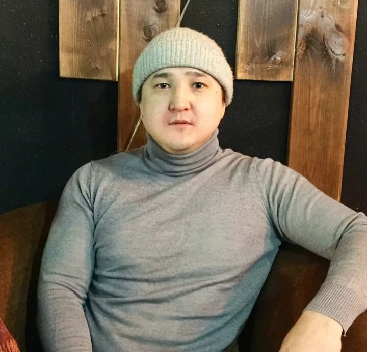 В 2016 году в декабре попал в псих диспансер из-за потасовки с полицейскими. С этого времени пролежал около 40 раз. Видел и испытавал страшные муки. Но видимо Бог поцеловал меня в темечко и я сейчас остался человеком который не свихнулся.