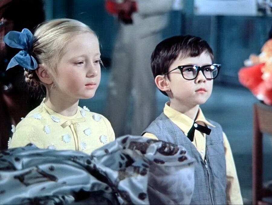 Мои любимые в детстве Маша и Витя. Кем в жизни стали юные актеры из сказки. Фото Яндекс.Картинки.  