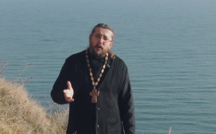 Игорь Сильченков — иерей, проповедник, просветитель, миссионер, настоятель Храма Покрова Пресвятой Богородицы (с. Рыбачье, г. Алушта).