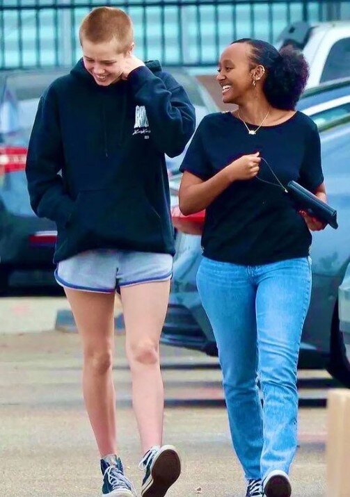    Шайло рассталась с длинными локонамиСоцсети