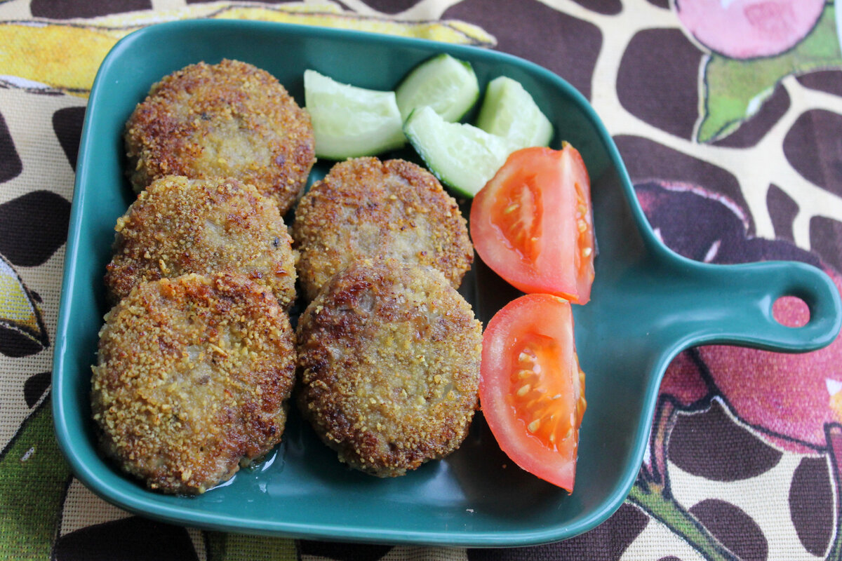 Вот они, вкусные биточки, приготовленные быстро и просто.