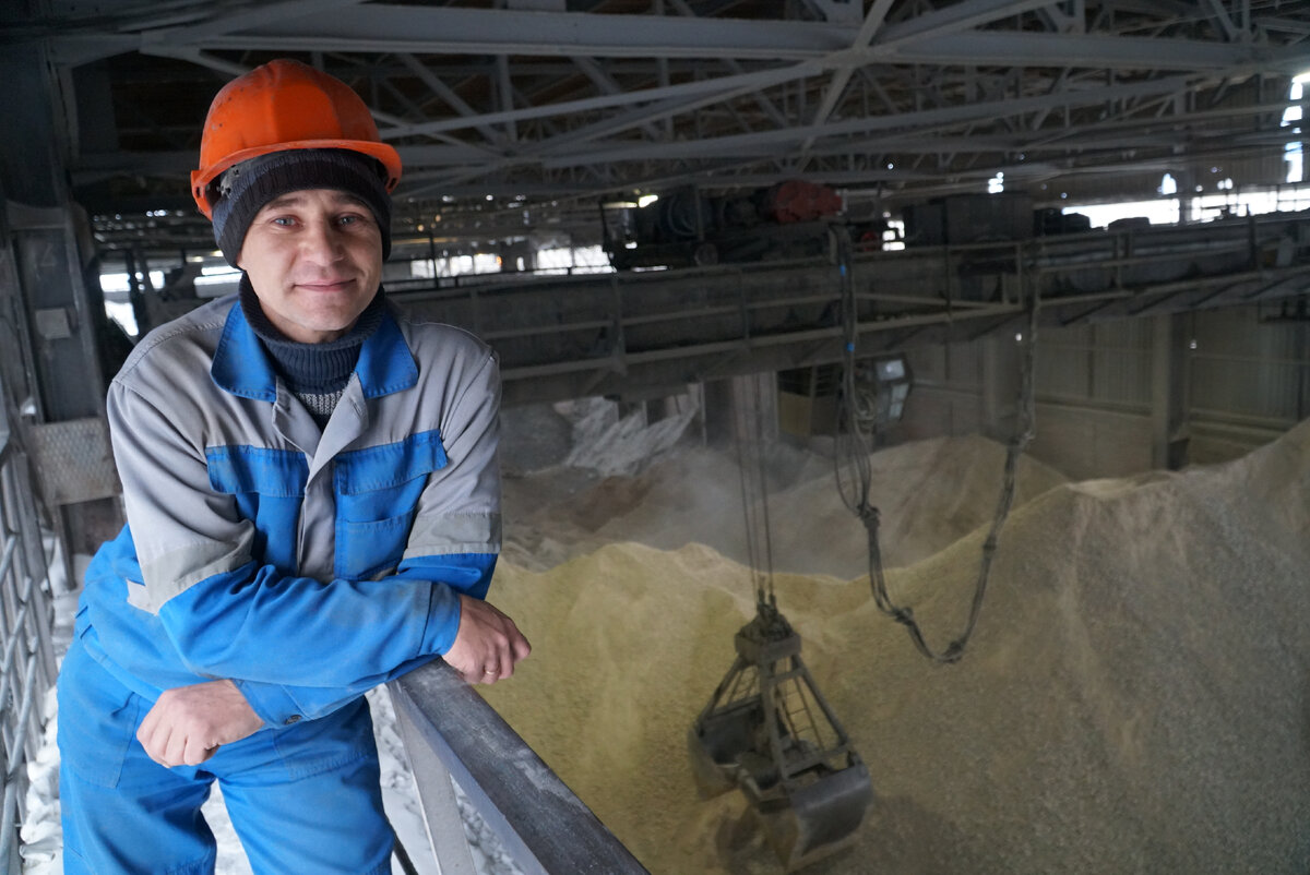 Сергей Стеньков работает на кранах 9 лет.