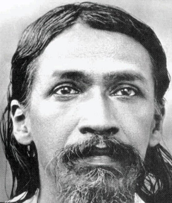 Рис.15.1. Шри Ауробиндо –первооткрыватель «супраментального Божественного плана» («утерянного секрета» древних Риши Вед) и основоположник интегральной йоги 