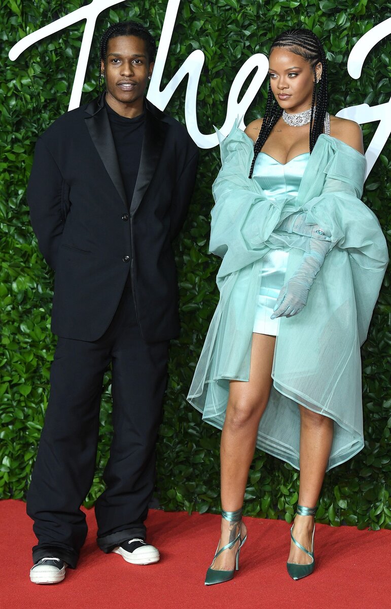    Рианна с бойфрендомLegion-Media