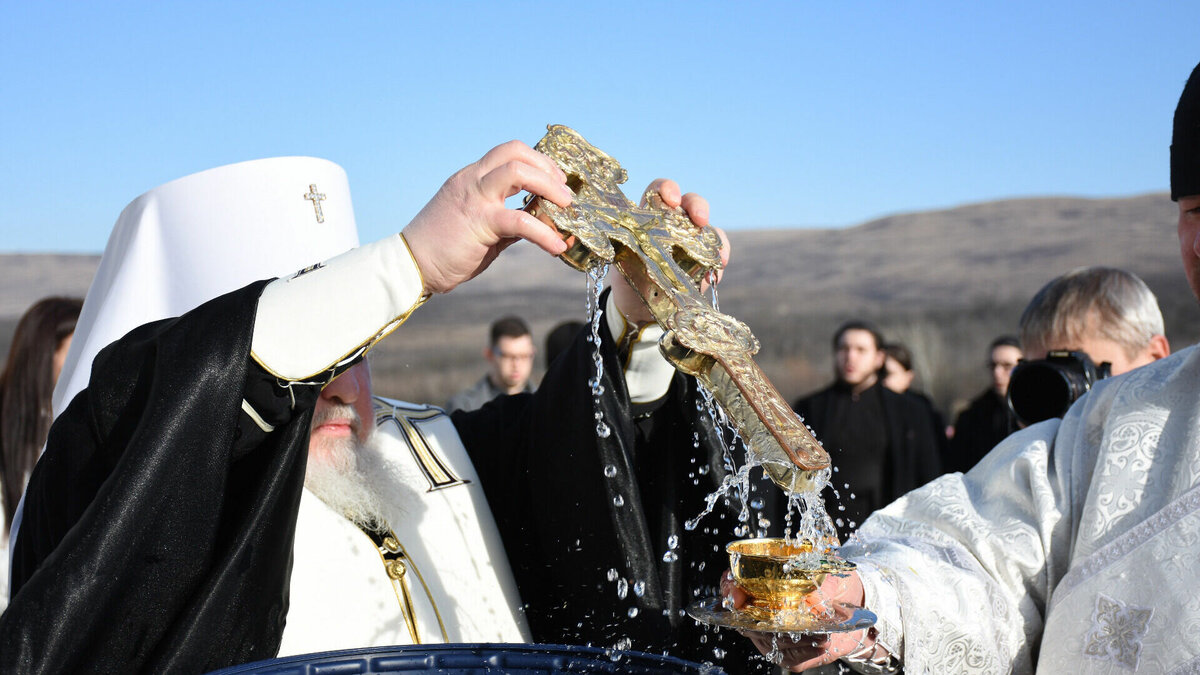     В честь праздника Крещения ставропольчане смогут пить святую воду из-под крана, сообщает корреспондент NewsTracker.