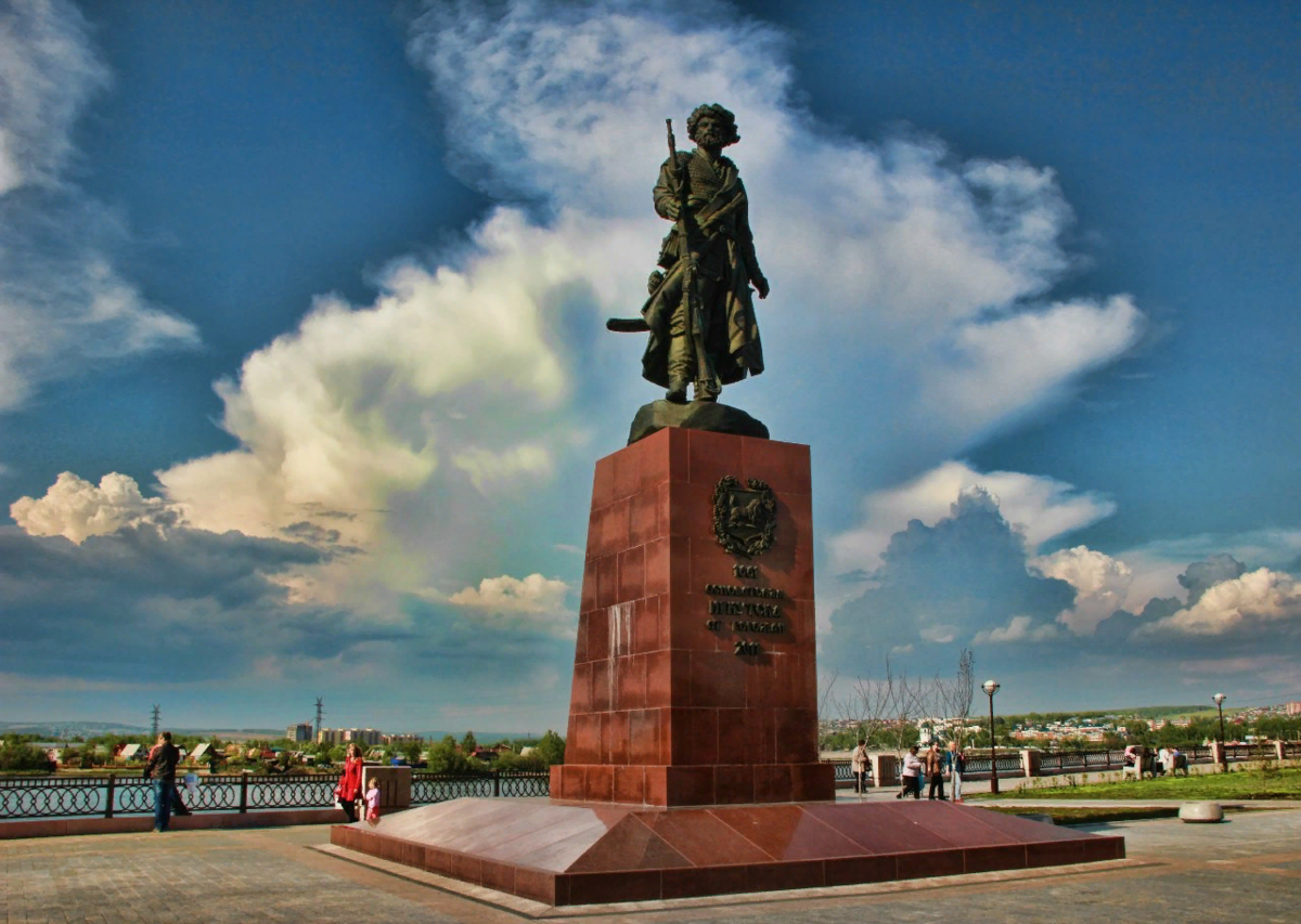 Памятник яка. Памятник Похабову в Иркутске. Памятник основателю Иркутска Якову Похабову. Город Иркутск памятник Якову Похабову. Памятник основателю города Якову Похабову.