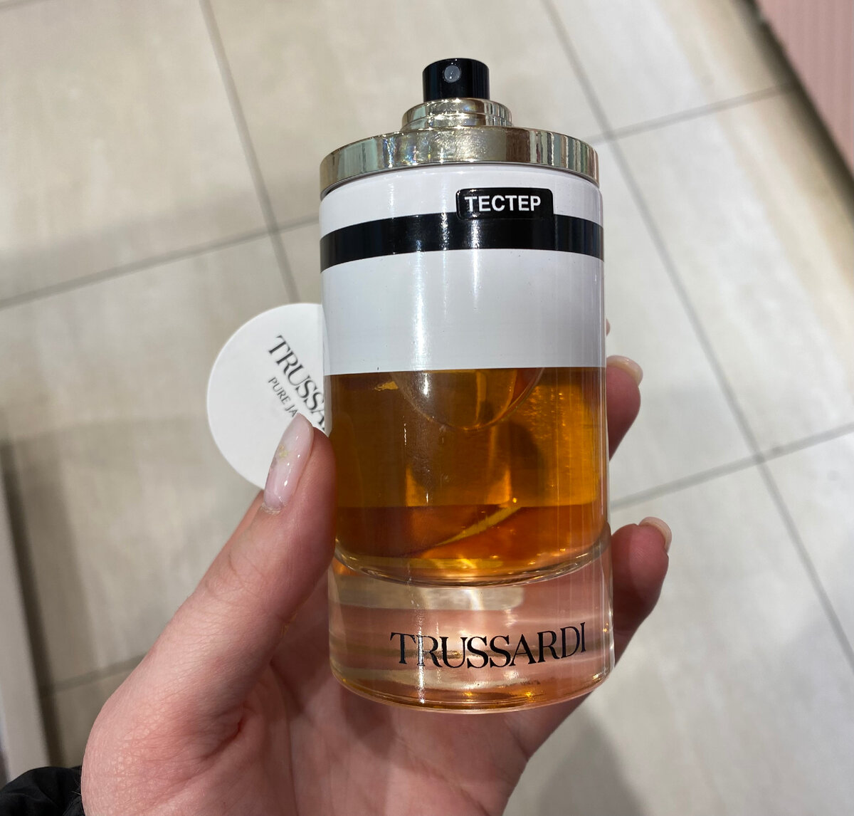 Уже должен быть во всех магазинах Л'Этуаль, советую ознакомиться 