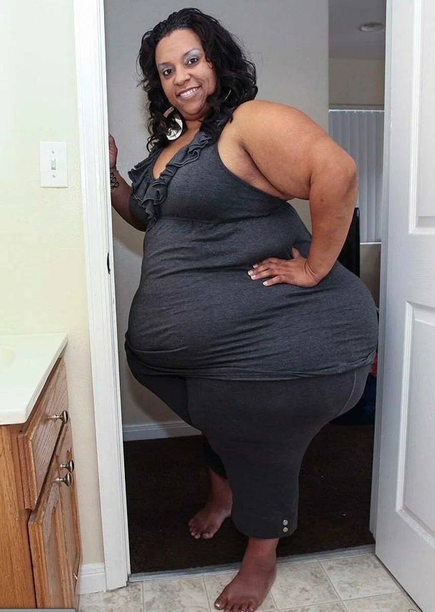 американка микель руффинелли. самой большой женщина в мире. энни хокинс-тернер грудь. микель руффинелли в купальнике. самые большие бедра микель руффинелли.