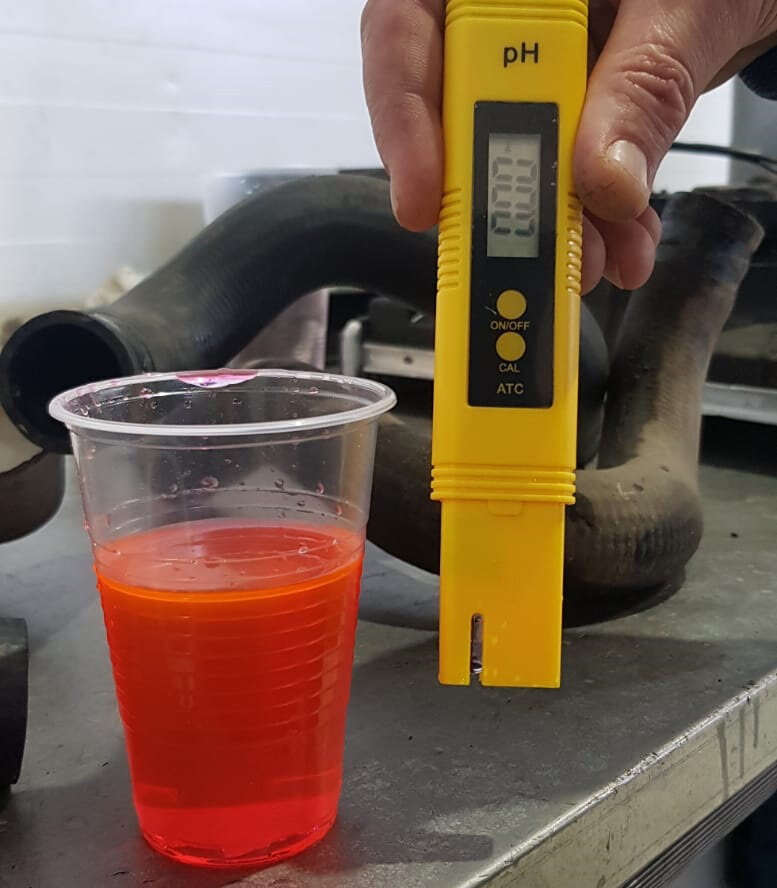 проверить качество тосола. плотность охлаждающей жидкости антифриз. проверка температуры замерзания антифриза. проверка плотности антифриза. проверка качества антифриза.