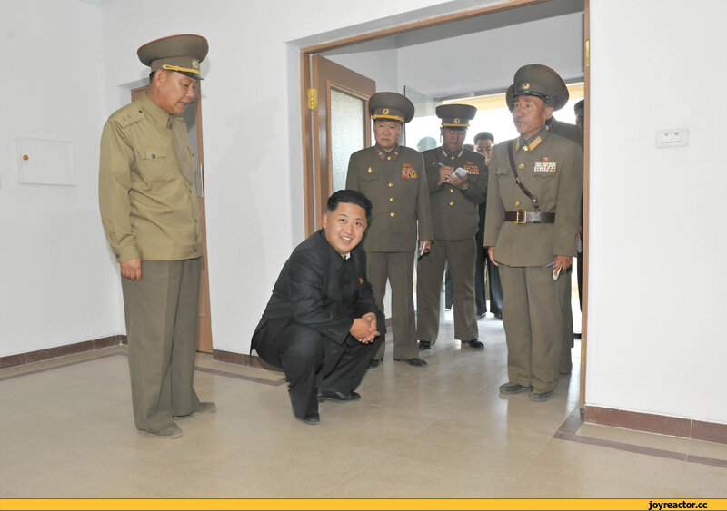 Ким с ядерной боеголовкой в кармане требует у президента США послабления санкций, за то, что тот на его пенёк сел