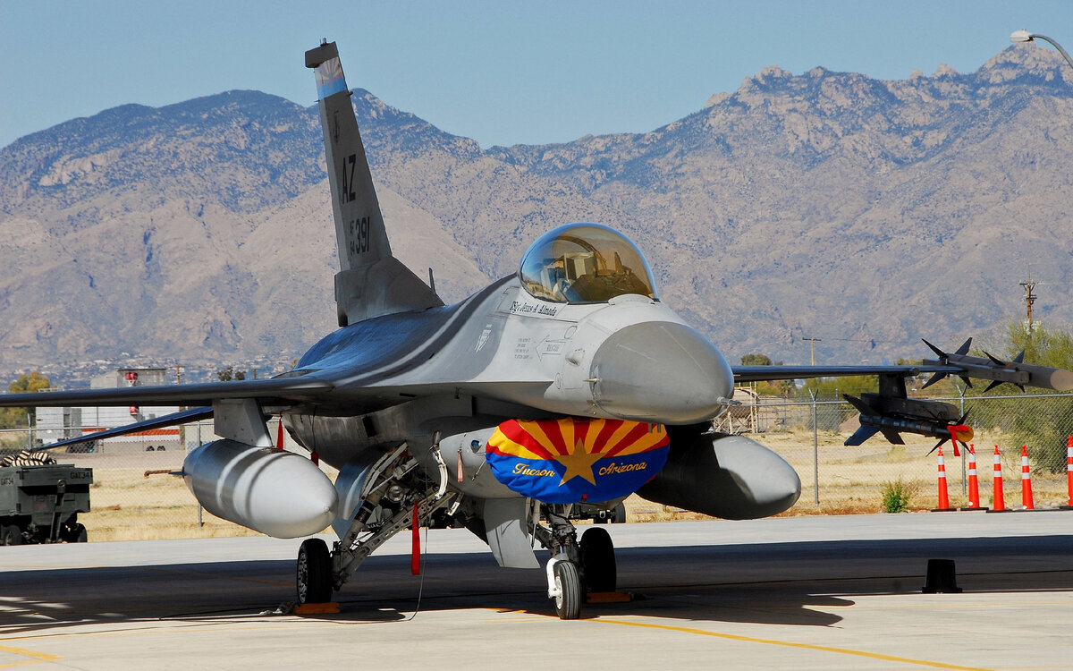 F 16 фото высокого разрешения
