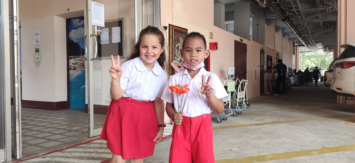 Авторская фотография. В школу как на праздник, особенно если это последний день перед каникулами.