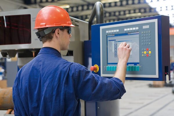 Вот так примерно выглядит современное производство. А вовсе не то, что вы видели в советских фильмах.