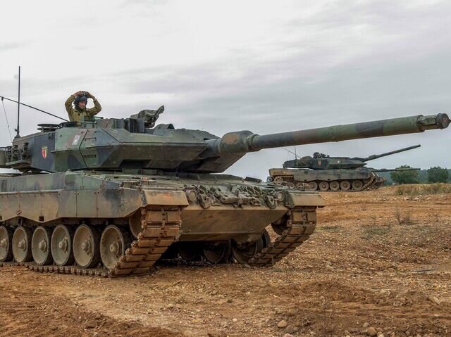 За уничтожение либо захват боевого танка M1 Abrams или Leopard компания "Форес" готова заплатить 5 миллионов рублей. Однако, предложение разовое и действует только на первый уничтоженный (захваченный) танк.Как заявили представители "ФОРЕС", российские военные, уничтожившие или захватившие первый танк Leopard или Abrams на Украине, получат материальное вознаграждение в размере 5 миллионов рублей. Такое материальное стимулирование выплачивается в качестве награды за выполнение боевой задачи.Компания решила поощрить российских военнослужащих после того, как страны Запада вместе с США заявили о поставках на Украину более 80 танков, в число которых входят немецкие Leopard-2 и американские M1 Abrams.