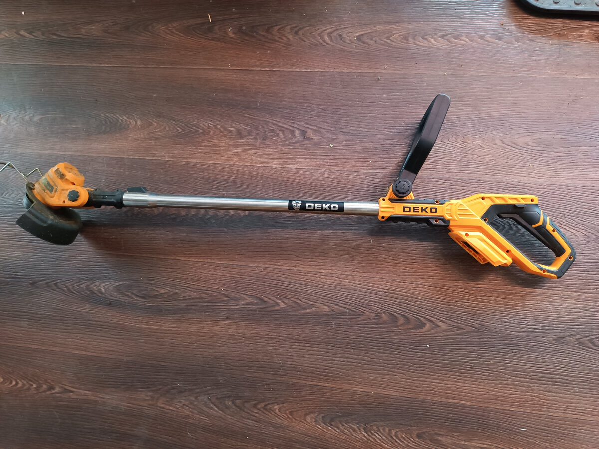 Аккумуляторный триммер, купленный летом