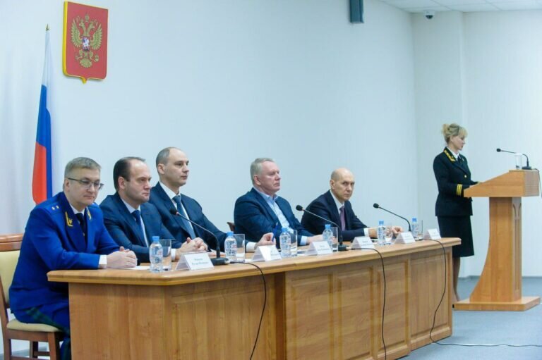    Денис Паслер принял участие в совещании по итогам работы Арбитражного суда Оренбуржья Андрей Севостьянов