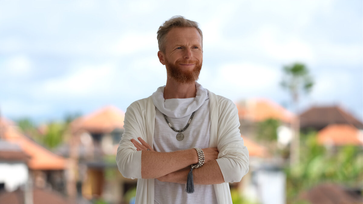 Мирослав Велес - Витальный Целитель; Мастер йоги, Дао-цигун и медитации; Психолог; Регрессолог; Брахман 