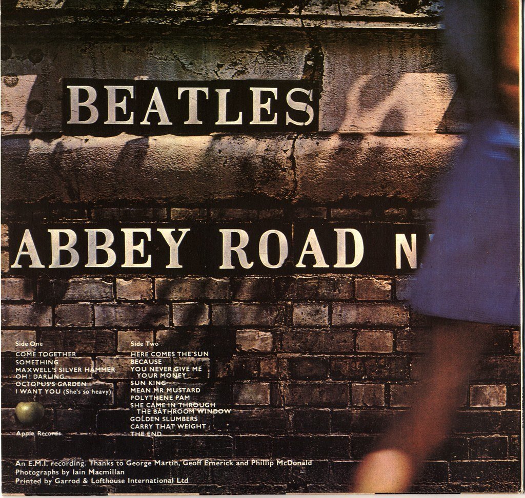 Как можно убедиться, упоминания "Her Majesty" на обратной стороне конверта "Abbey Road" нет