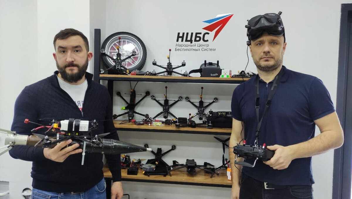     В Ижевске открыли первые бесплатные курсы по обучению пилотов доронов. Бойцы СВО увезут из отпуска на фронт гуманитарную помощь. Чиновники Глазова пробуют себя в роли театральных актеров. Udm-info подводит информационные итоги вторника, 14 февраля.