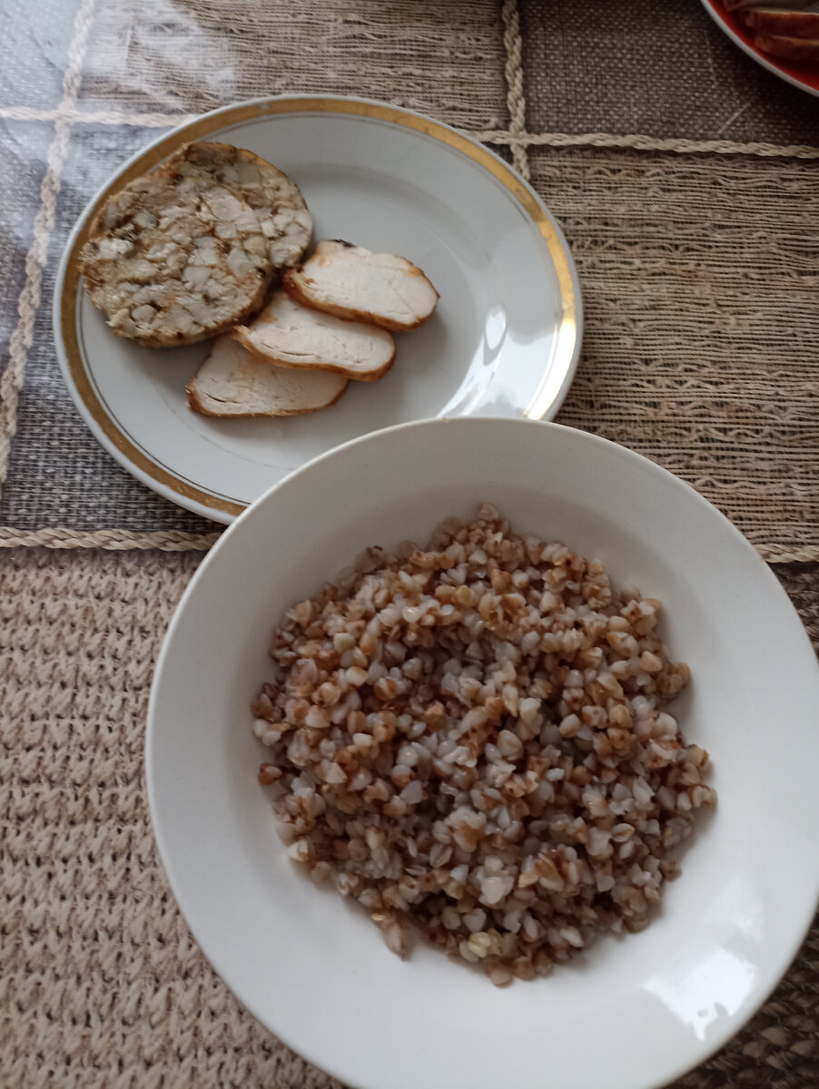 Гречневая каша с ветчиной. 