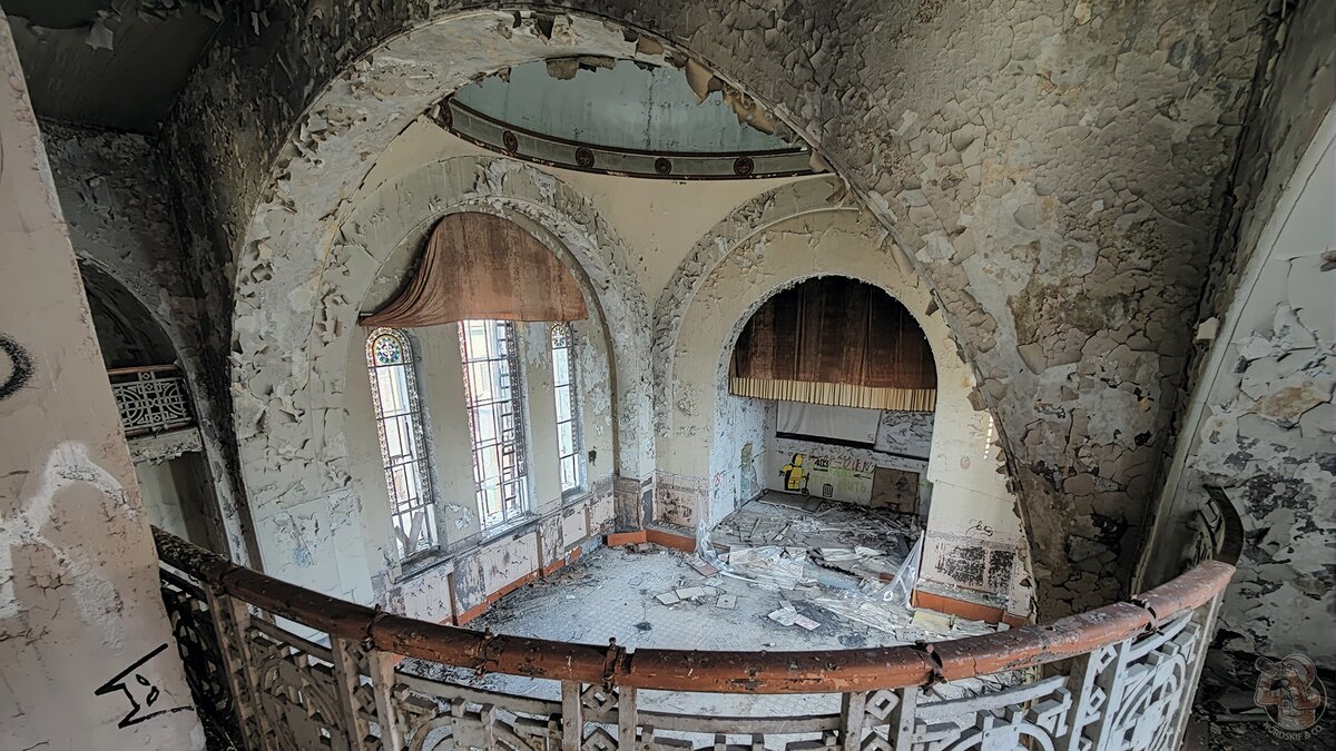 Ждёт "случайного" пожара — как погибает прекрасное здание Военмеда в Самаре?