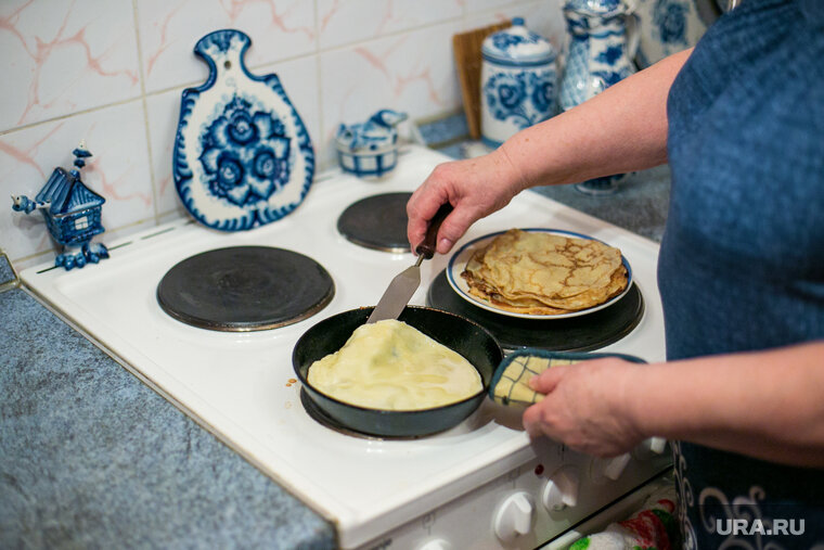    В масленичную неделю блины на столе присутствуют в каждой российской семье
