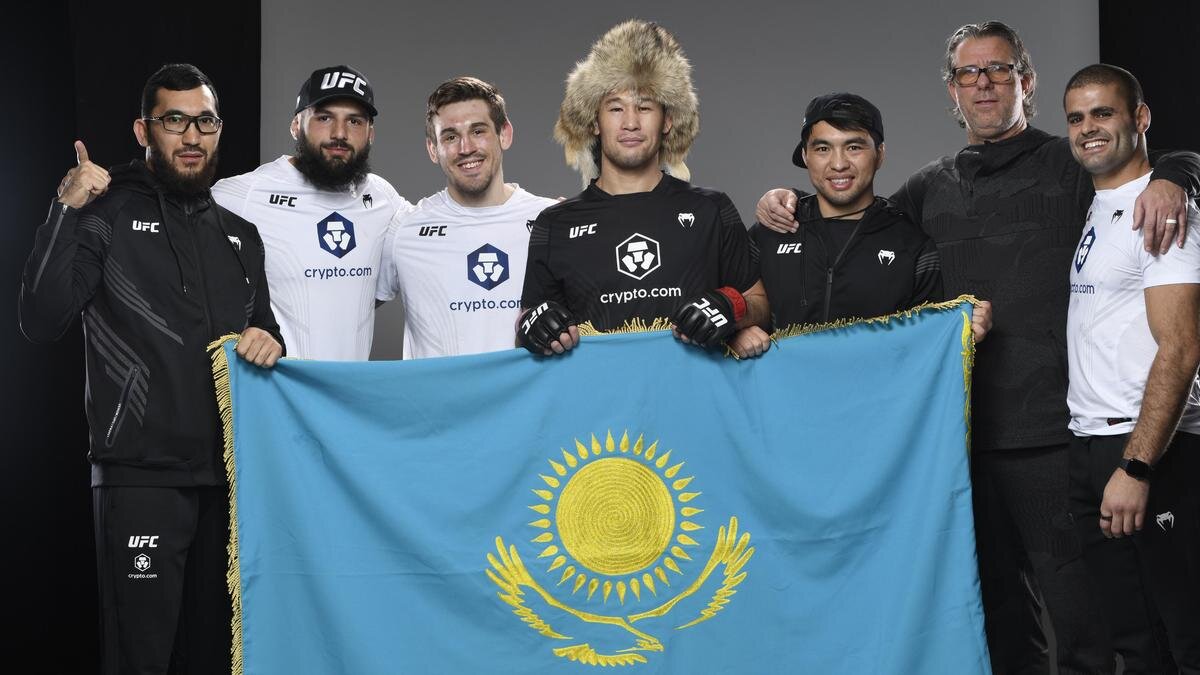    Шавкат Рахмонов с флагом:Mike Roach/Zuffa LLC via Getty Images