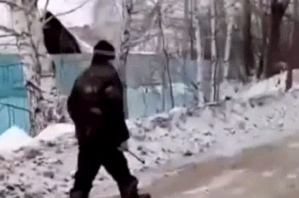    В томском поселке Хромовка замечен человек с ружьем