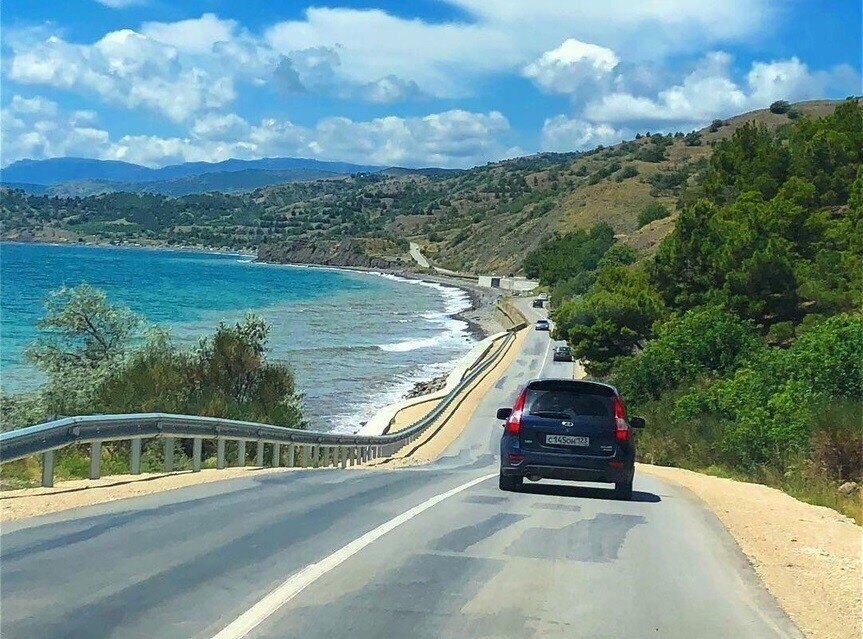 Поехать на море недорого на машине. Трасса Судак Алушта. Трасса Ялта Судак. Судак Симферополь дорога серпантин. Серпантин Ялта Севастополь.